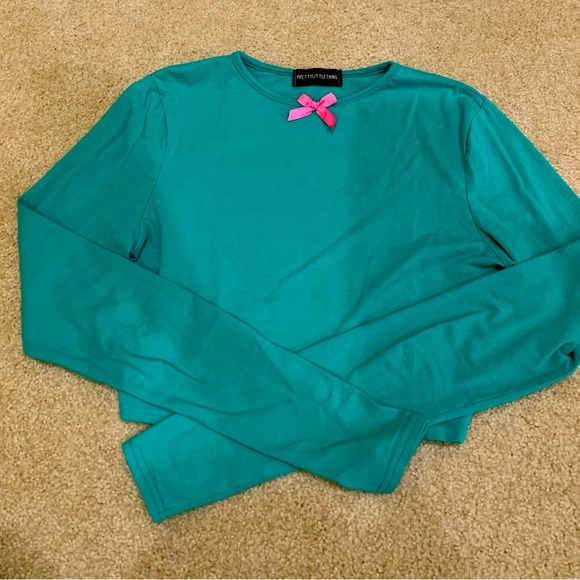 PrettyLittleThing upcycled bow crop top - Picture 2 of 5